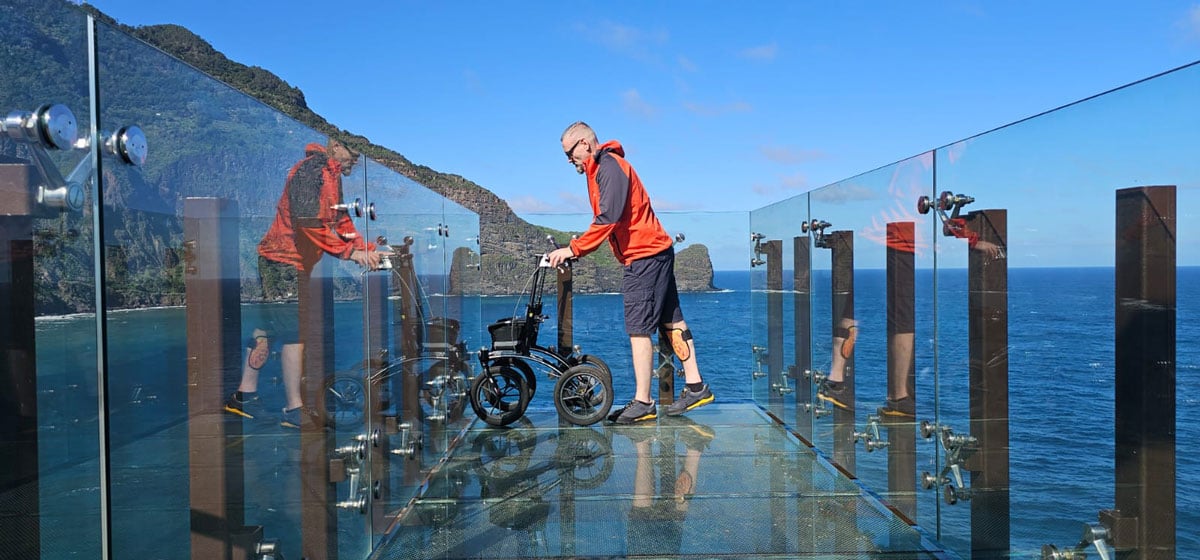 Uživam na plaži z rollatorjem